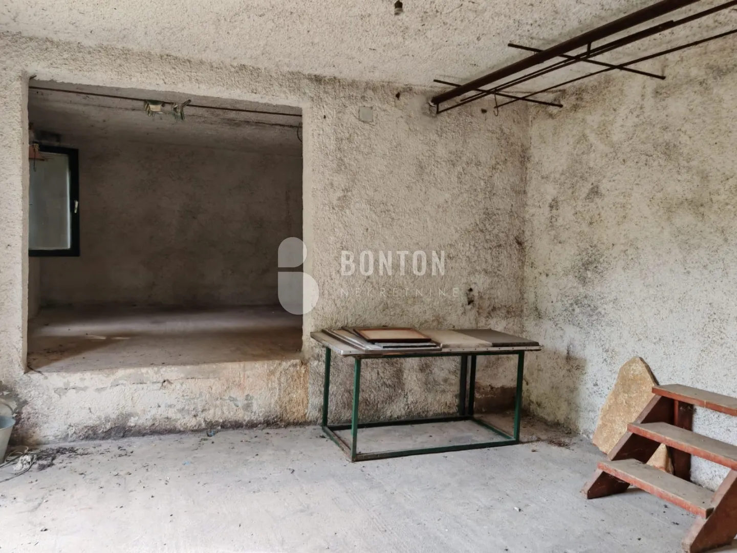 sikovo-stan za renovaciju-prilika etažirano - slika 31