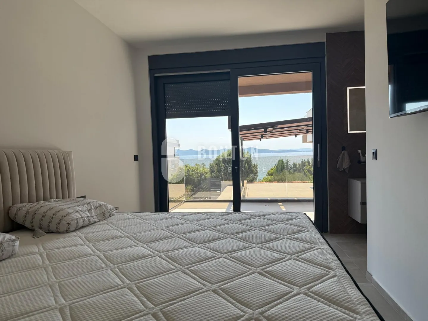 kožino-četvorosobni luxsuzni stan s bazenom -pogled na more - slika 16