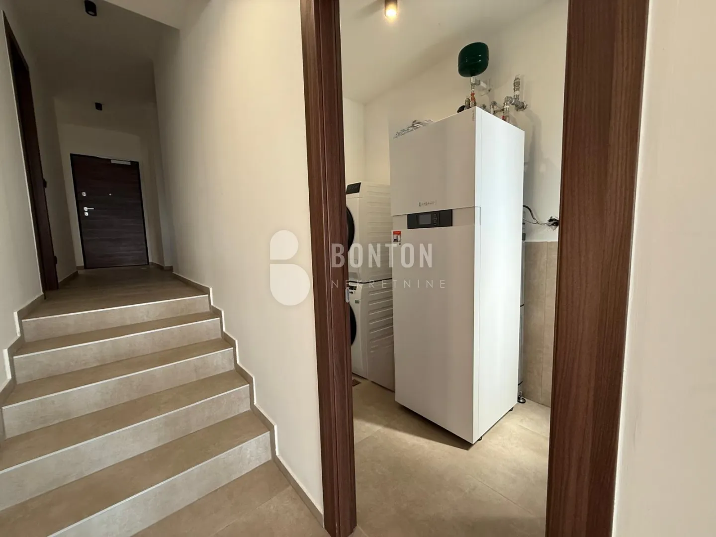 kožino-trosobni luxsuzni stan 1 kat-pogled na more - slika 52