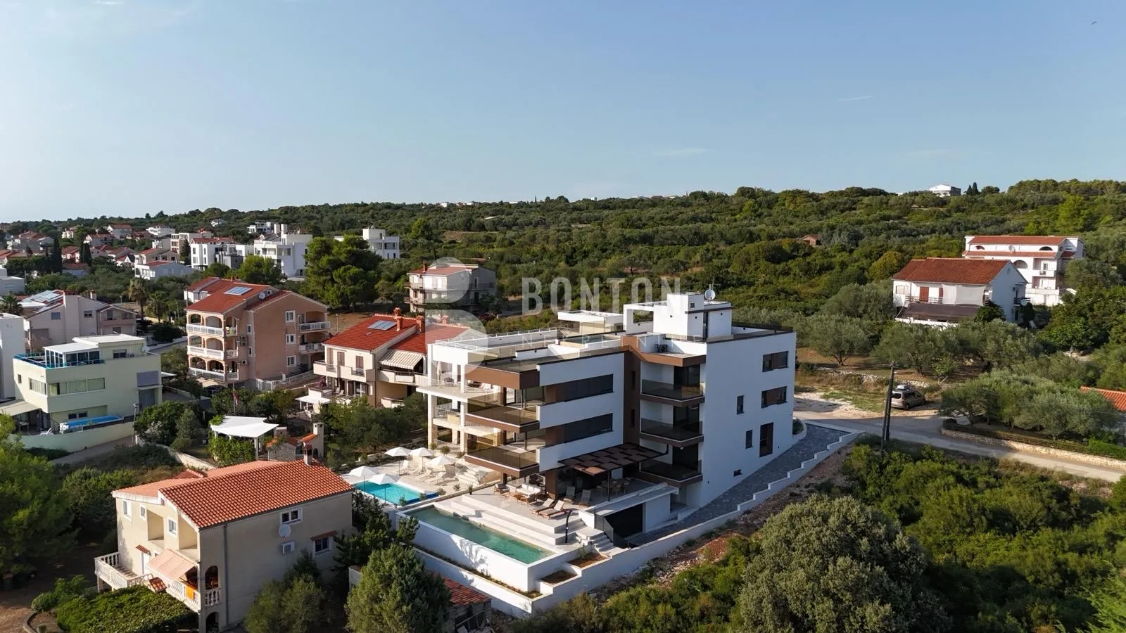 kožino-četvorosobni luxsuzni stan s bazenom -pogled na more - slika 6
