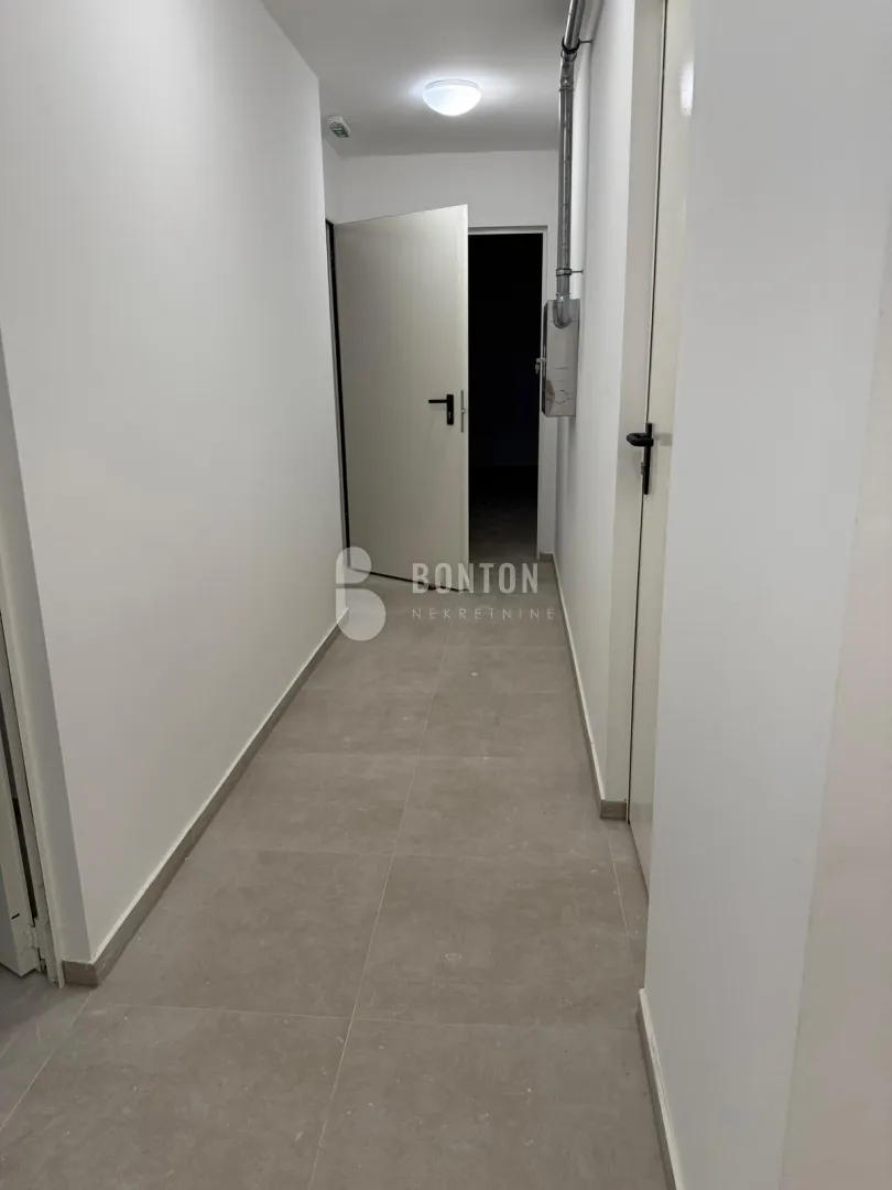 kožino-četvorosobni luxsuzni stan s bazenom -pogled na more - slika 39