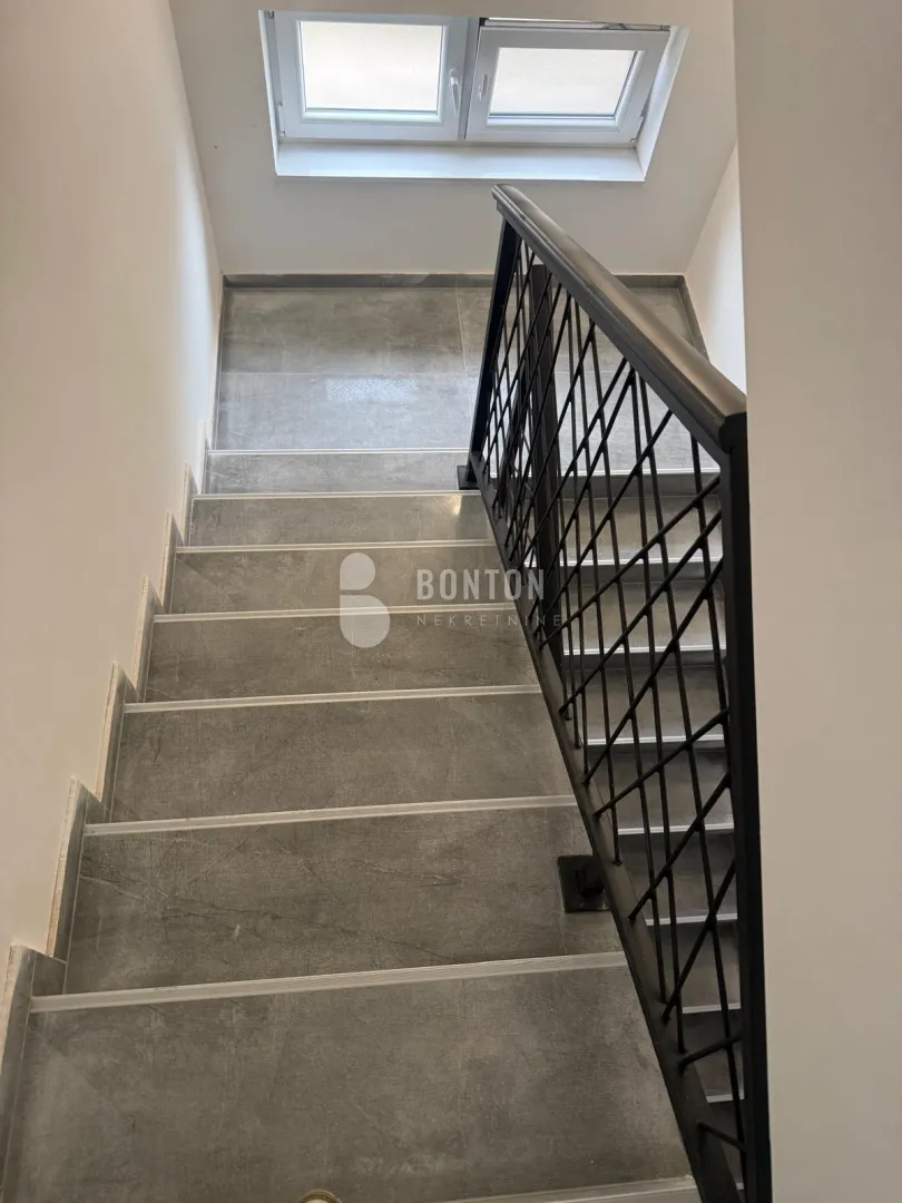 murvica- nova duplex kuća u centru murvice - slika 32