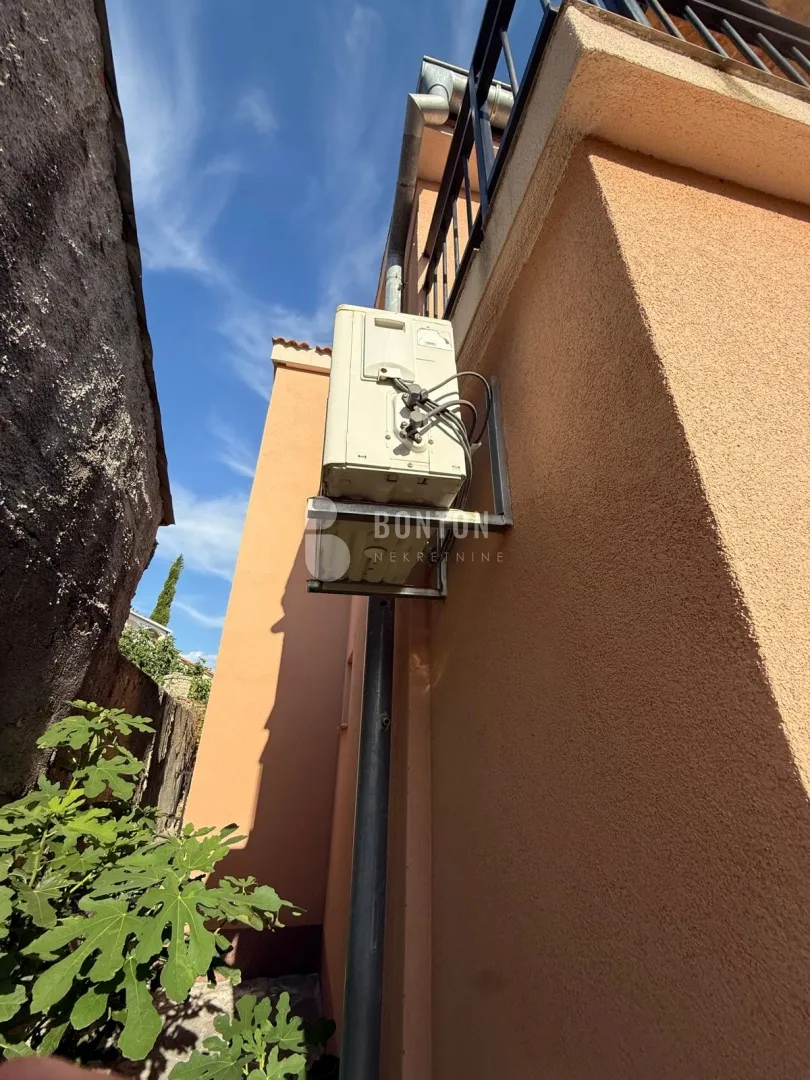 maslinica- šarmatna kuća s dva apartmana - slika 27