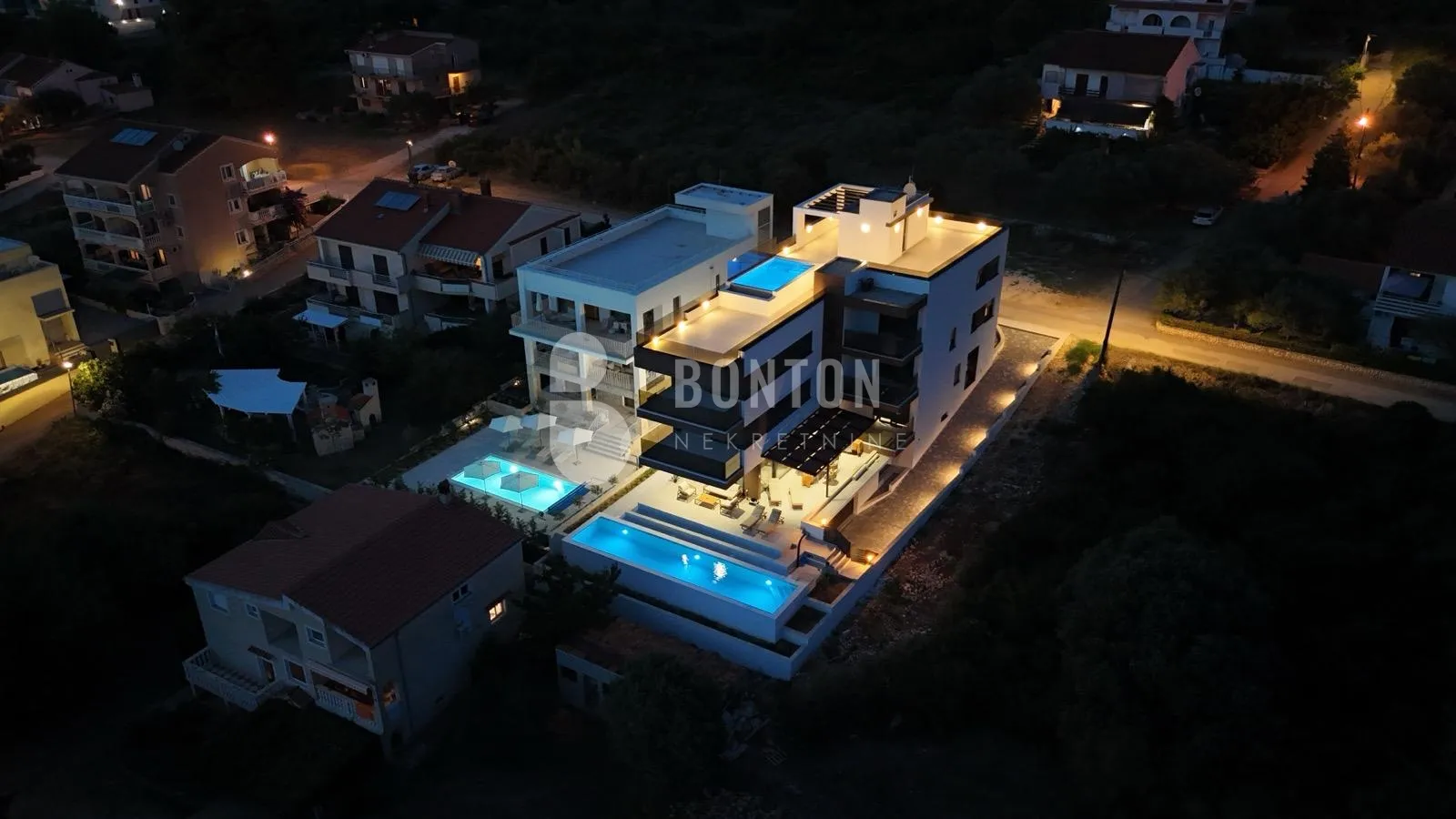 kožino-trosobni luxsuzni stan 1 kat-pogled na more - slika 50