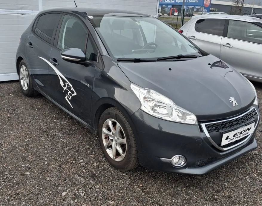 peugeot 208 1,2 vti, 2014 g, 94000, kartice 24/36 rata - slika 3