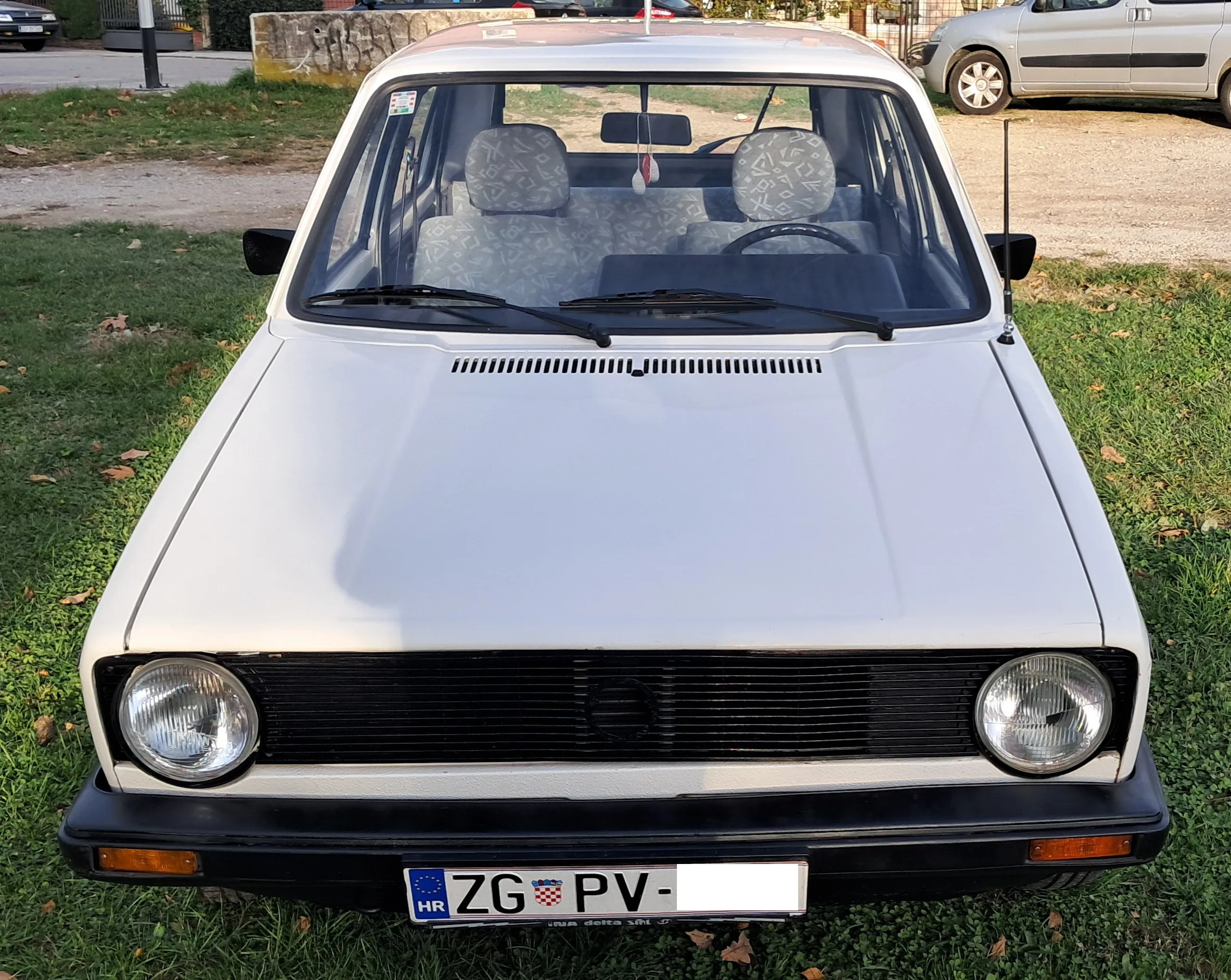 golf i d, 1.6, 40 kw, tas, 236.600 km, 2. vl., oldtimer, reg. 5/2026 - slika 3