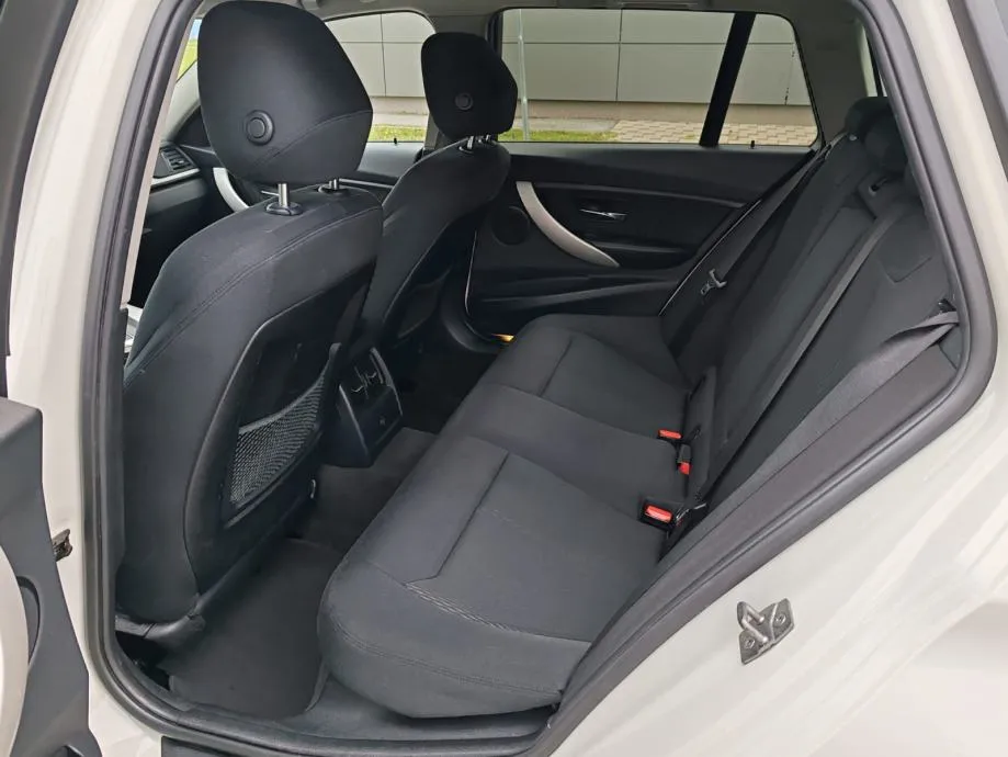 bmw serija 3 touring 318d automatik 2012g. 223000 kartice - slika 8