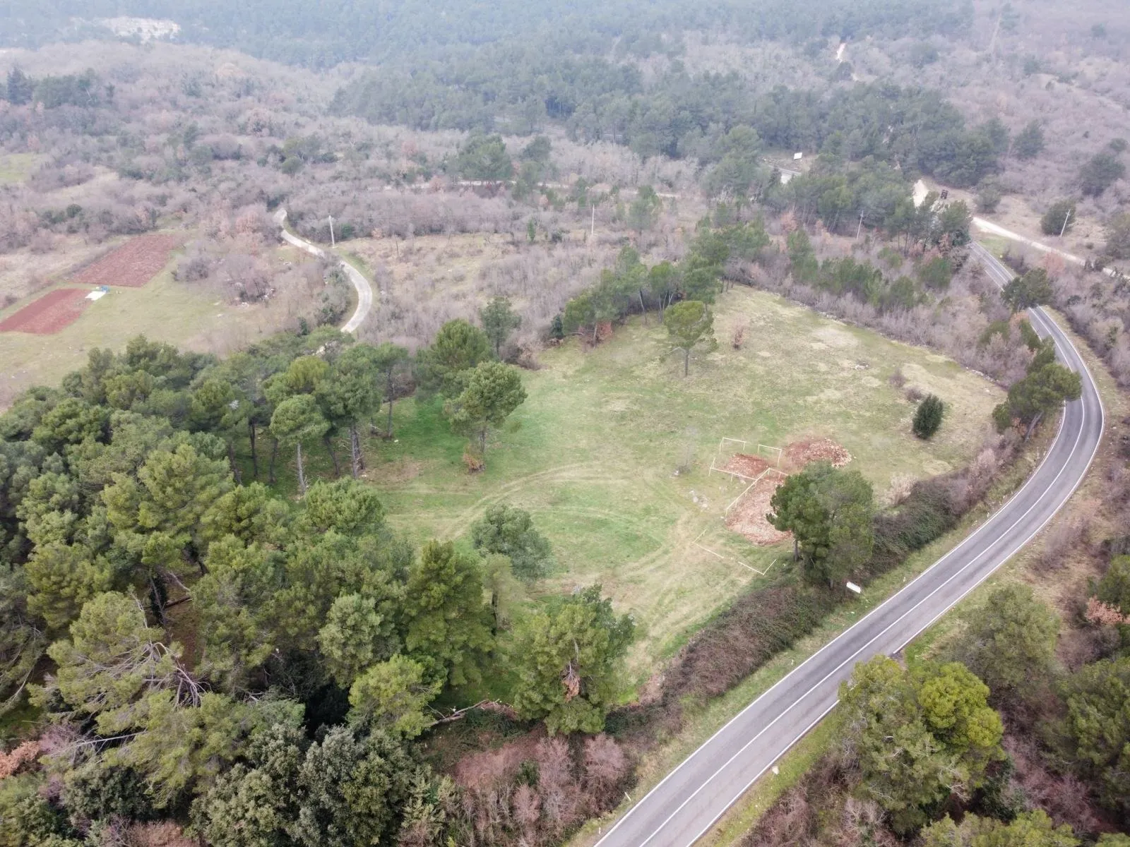 poreč okolica-33.000 m2 zemljišta sa projektom za vilu od 255 m2 - slika 11