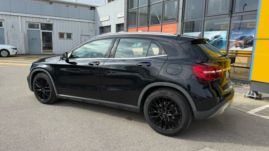 mercedes-benz gla 200 automatik 115kw - slika 4