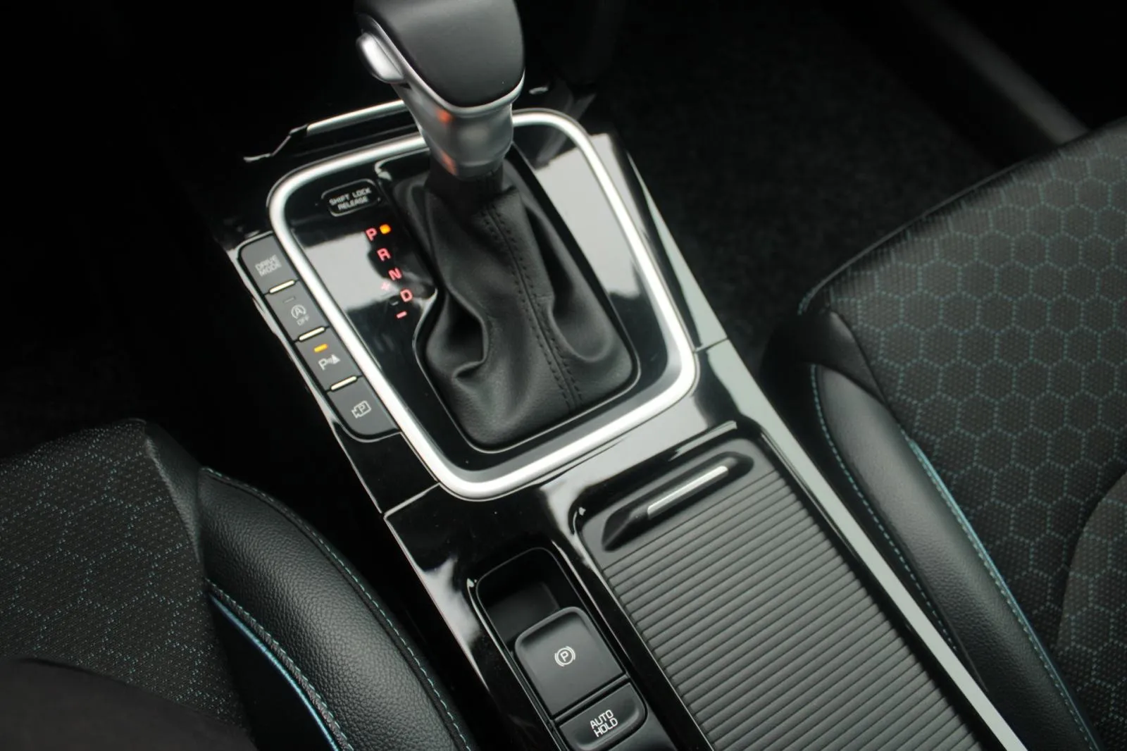 kia xceed 1.6 crdi automatik *led, navigacija, kamera* - slika 22