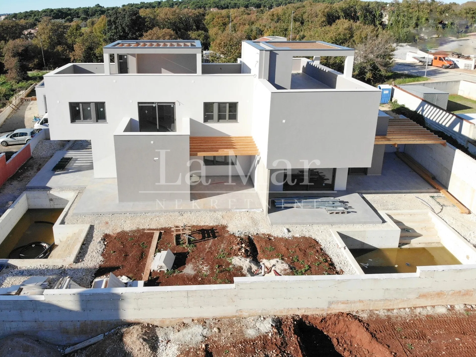 ližnjan- medulin- luksuzne vile - odlična investicija! - slika 7