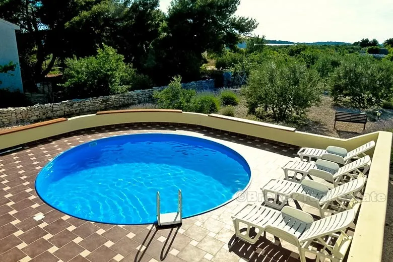 vila u neposrednoj blizini šljunčane plaže, na prodaju - slika 4