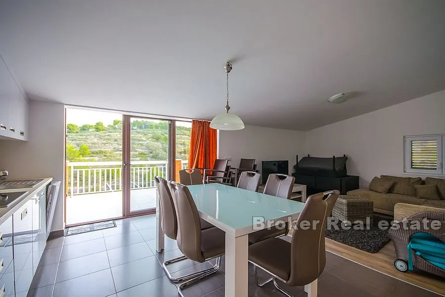 apartmanska kuća s bazenom - slika 7