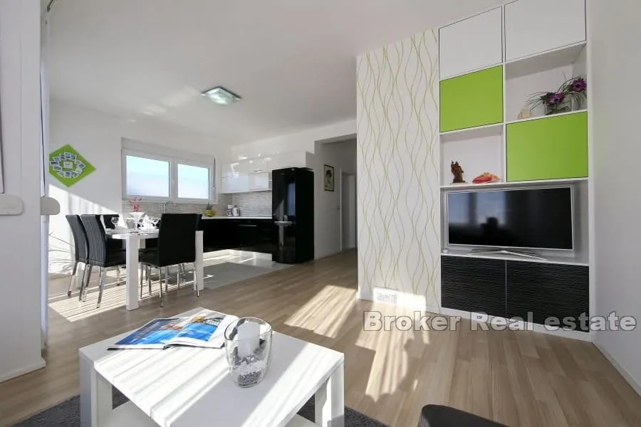 apartmanska kuća u blizini mora - slika 4