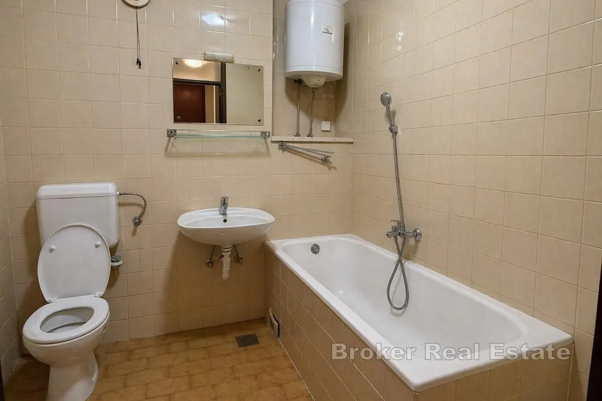 stan za renovaciju na vrhunskoj lokaciji - slika 4