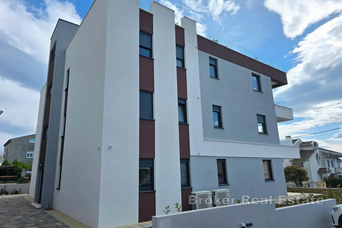 trosobni stanovi u novoizgrađenoj zgradi s pogledom na more - slika 5