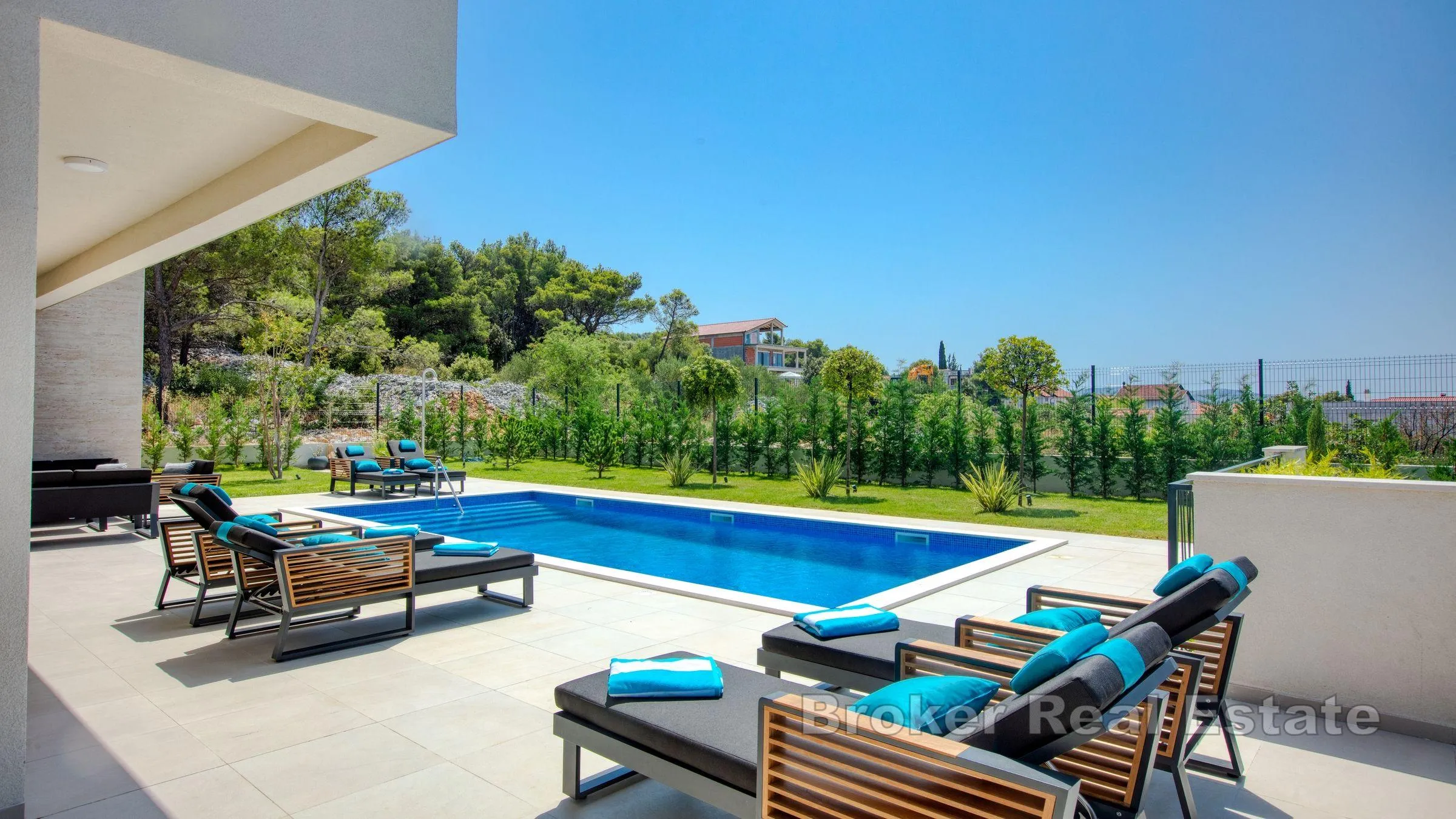 moderna villa s bazenom i pogledom na more - slika 3