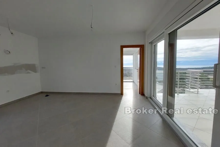 dvosoban apartman s pogledom na more - slika 3