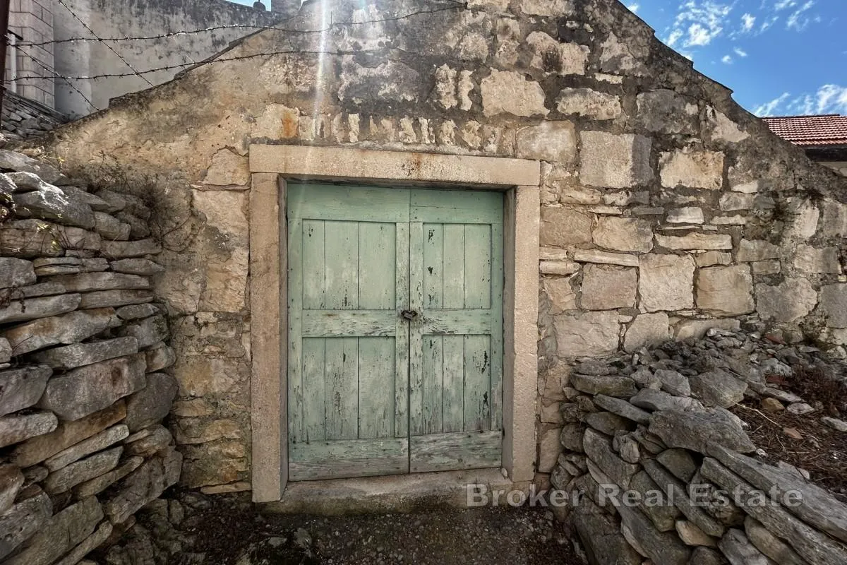 kamena kuća u strogom centru - slika 2
