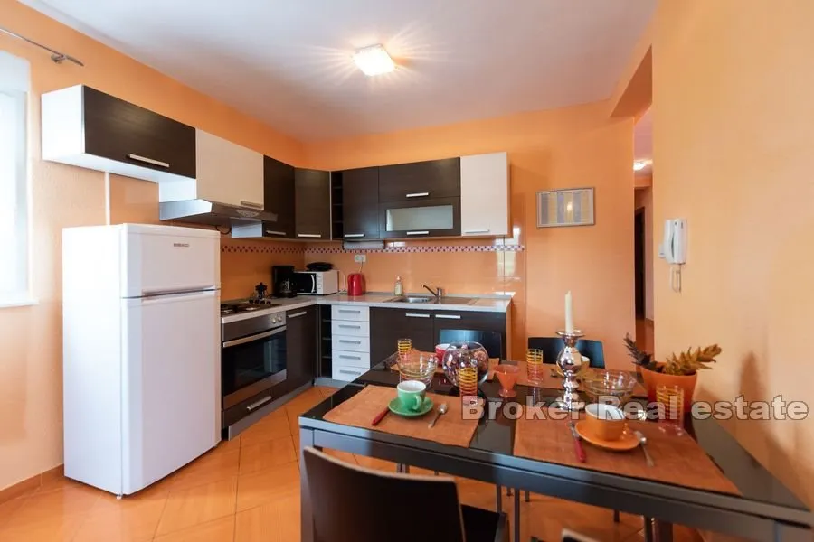 apartmanska kuća s bazenom - slika 5