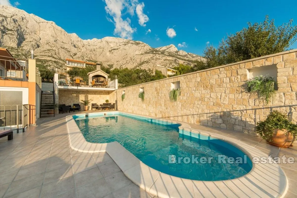 apartmanska kuća s bazenom - slika 5