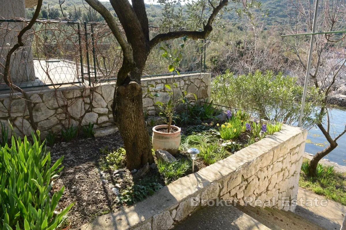 kuća prvi red do mora - slika 8