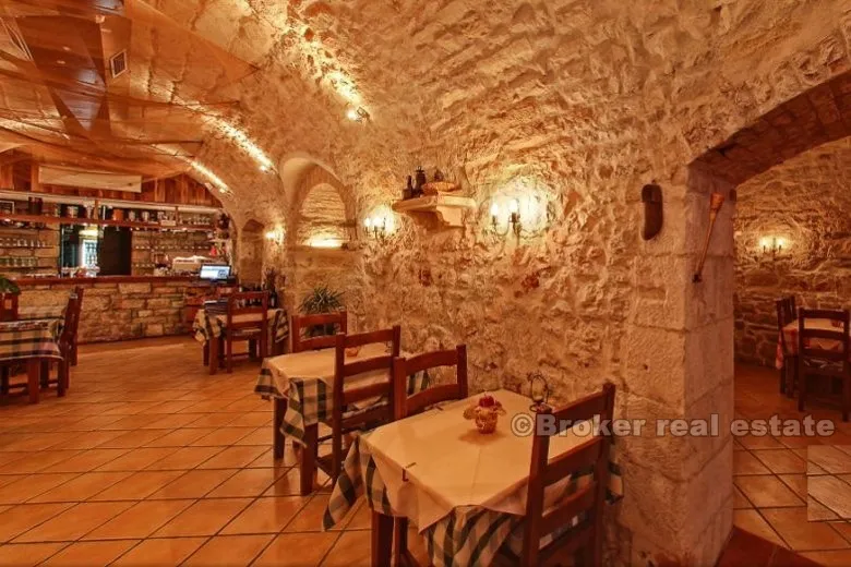 restoran u prvom redu do mora, na prodaju - slika 6