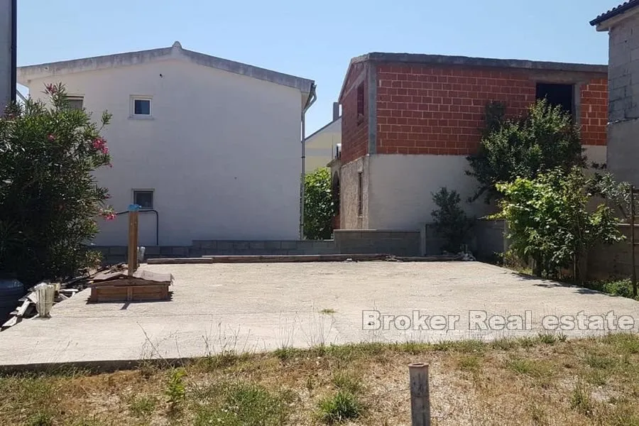 obiteljska kuća na tri etaže u blizini mora - slika 10