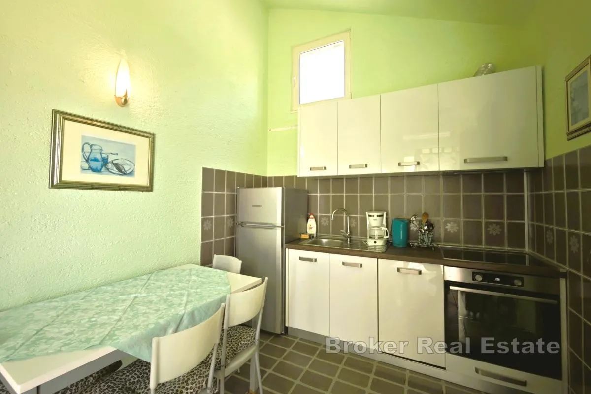 vila s bazenom i maslinikom, 70 m od mora - slika 13