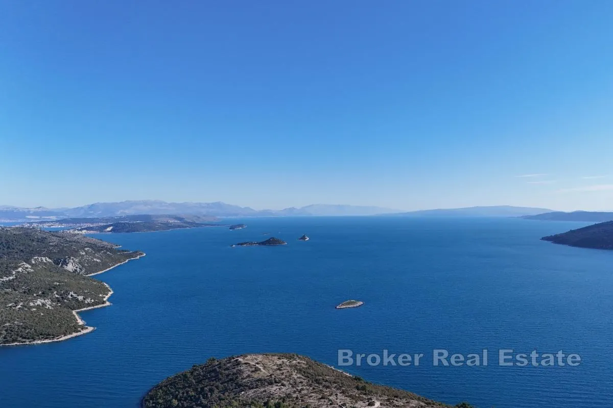 Poljoprivredno zemljište u prvom redu do mora - Trogir