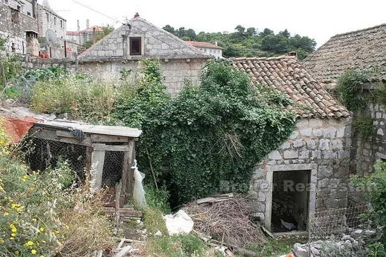 ruševna kamena kuća, na prodaju - slika 2