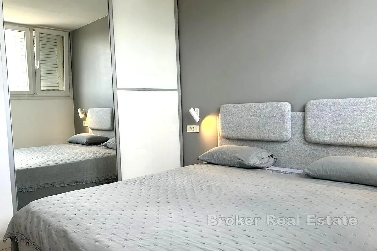 penthouse s terasom i pogledom na grad - slika 5