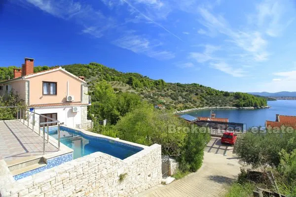 luksuzna vila s bazenom, za najam - slika 14
