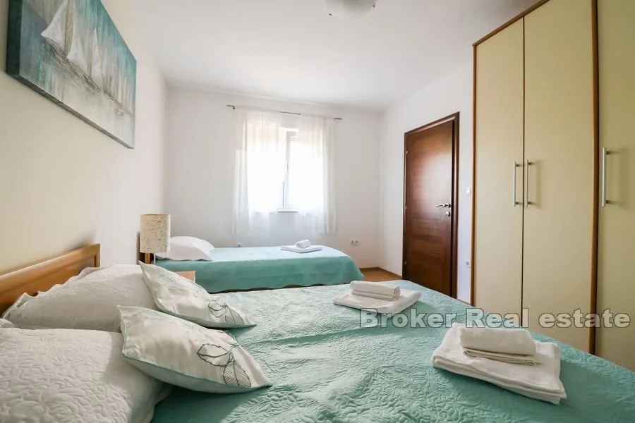 kuća s bazenom i pogledom na more - slika 11