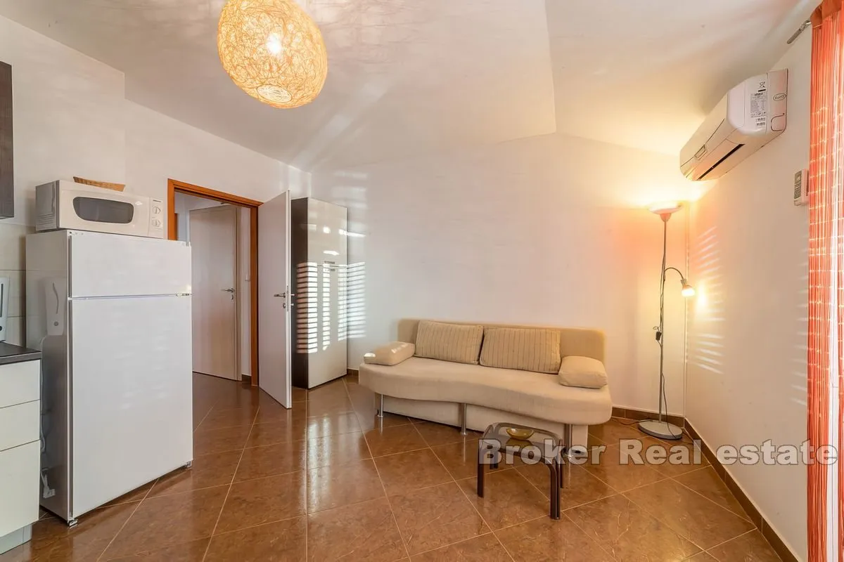 apartmanska kuća blizu plaže - slika 4