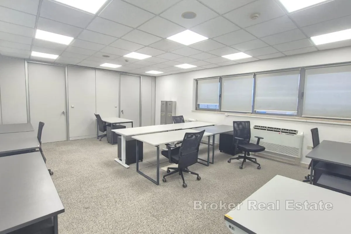 uredski prostor od 365 m² u poslovnoj zgradi - slika 3