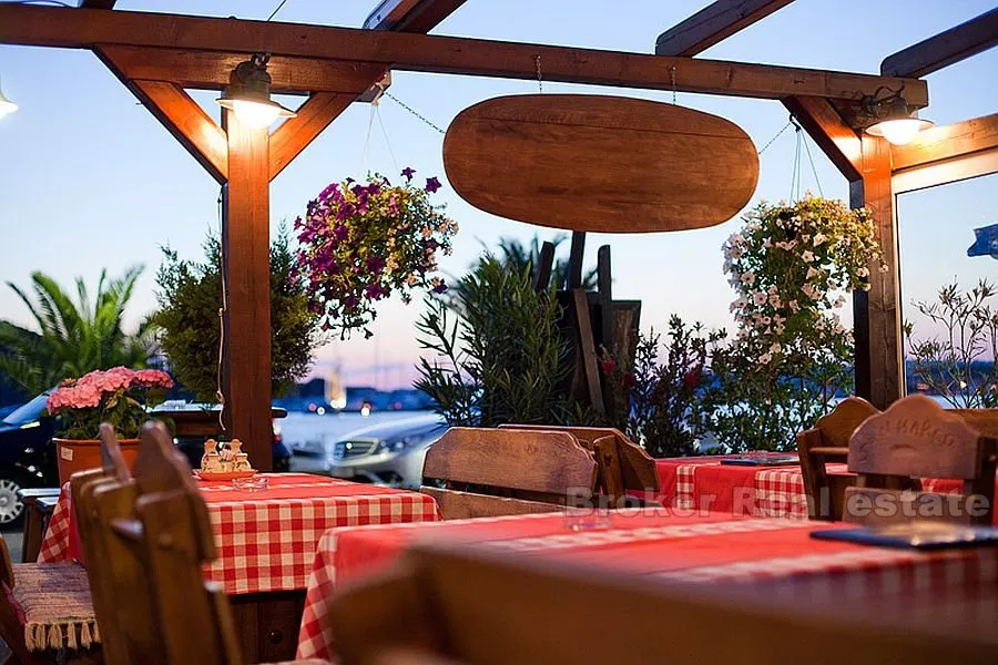 rogoznica, prekrasna kamena kuća s restoranom - slika 8