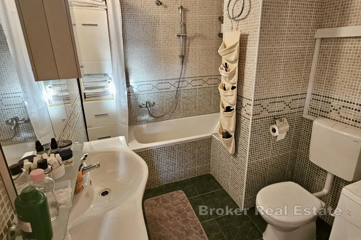 dvoetažni apartman na odličnoj lokaciji - slika 14