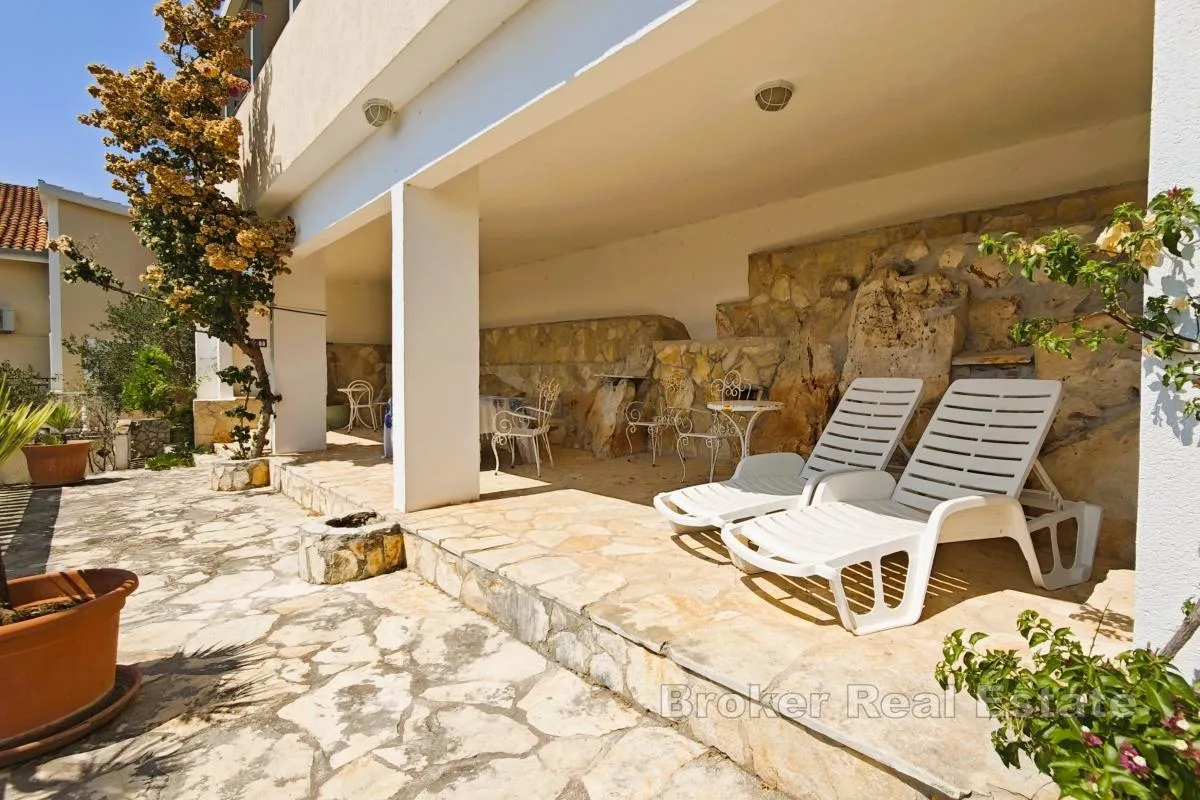vila s bazenom i maslinikom, 70 m od mora - slika 3