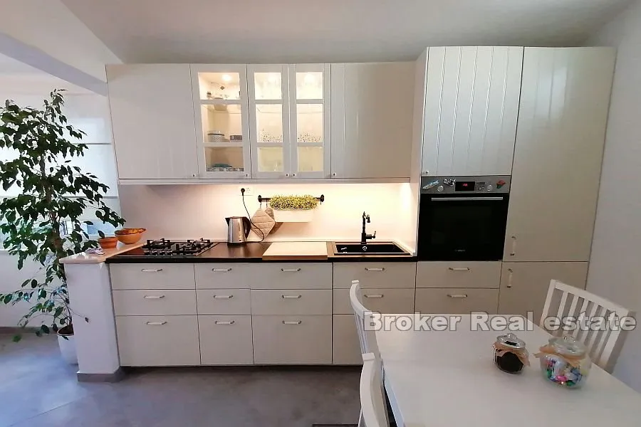 apartmanska kuća s pogledom na more - slika 4
