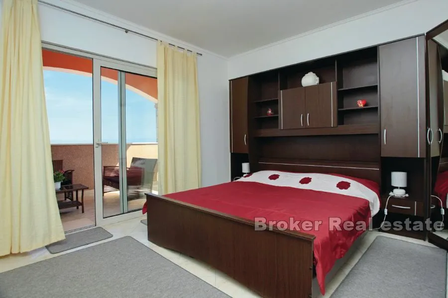 apartmanska kuća prvi red do mora - slika 17
