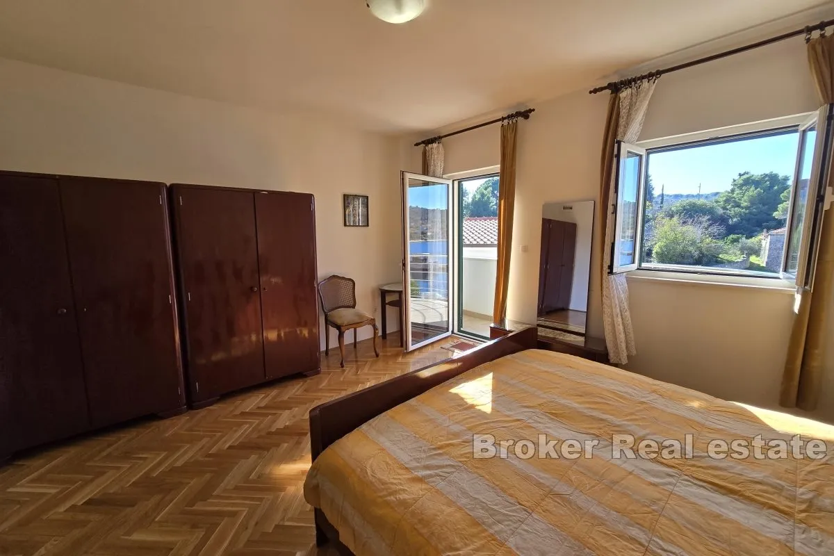 kuća u prvom redu do mora s dva apartmana - slika 7