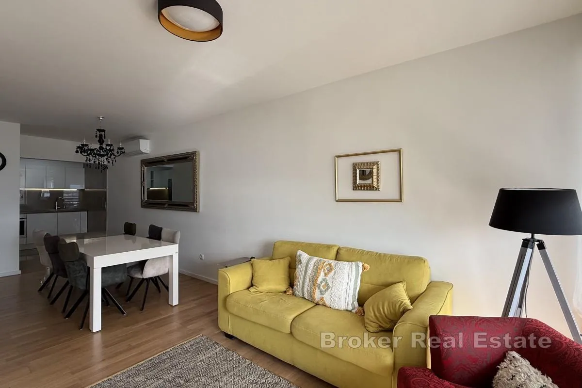 elegantni apartman s pogledom na more - slika 5