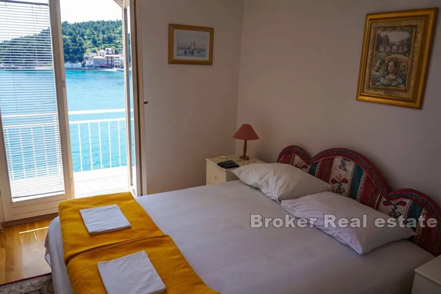 hotel smješten u prvom redu do mora - slika 6