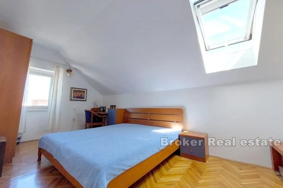 prekrasna kamena kuća u prvom redu do mora - slika 9