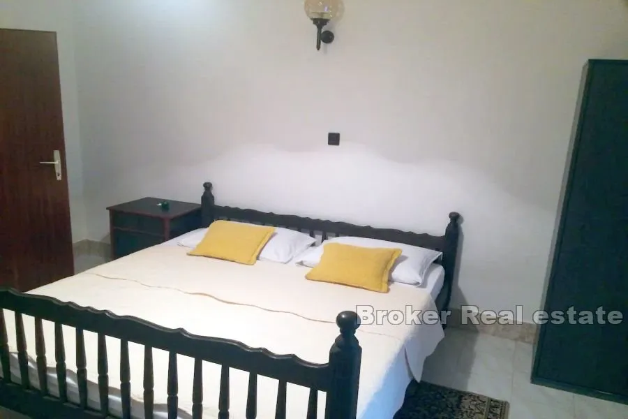 apartmanska kuća - slika 7