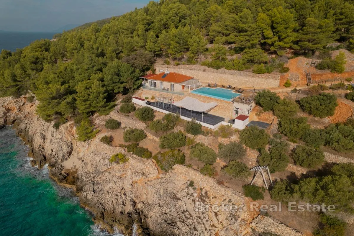Jedinstvena kamena kuća u prvom redu do mora - Hvar