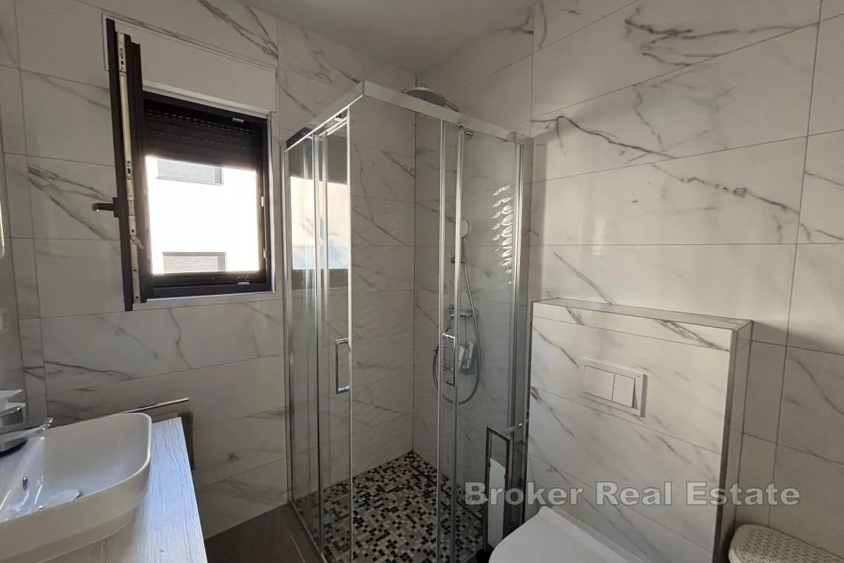 moderan dvosoban apartman s bazenom - slika 10
