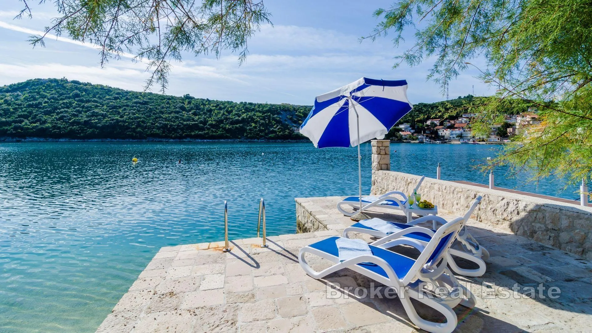 apartmanska kuća u prvom redu do mora - slika 22