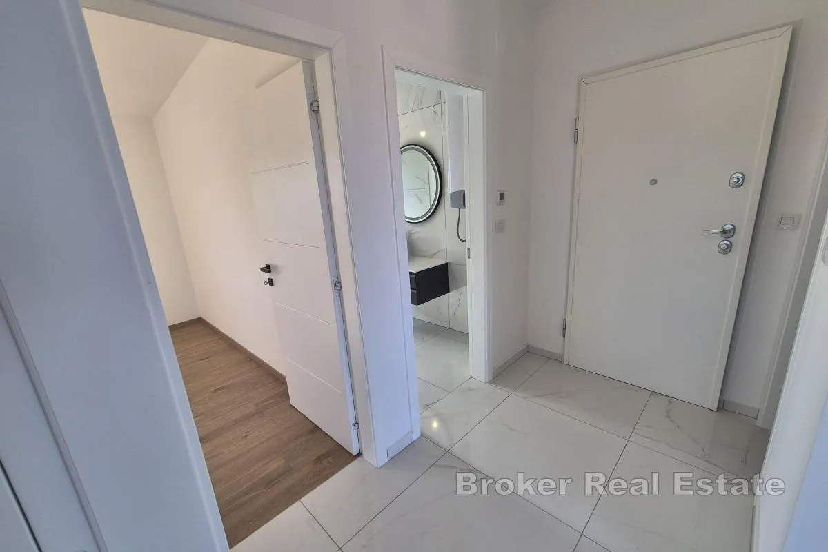 moderan stan s dodatnim apartmanom - slika 7